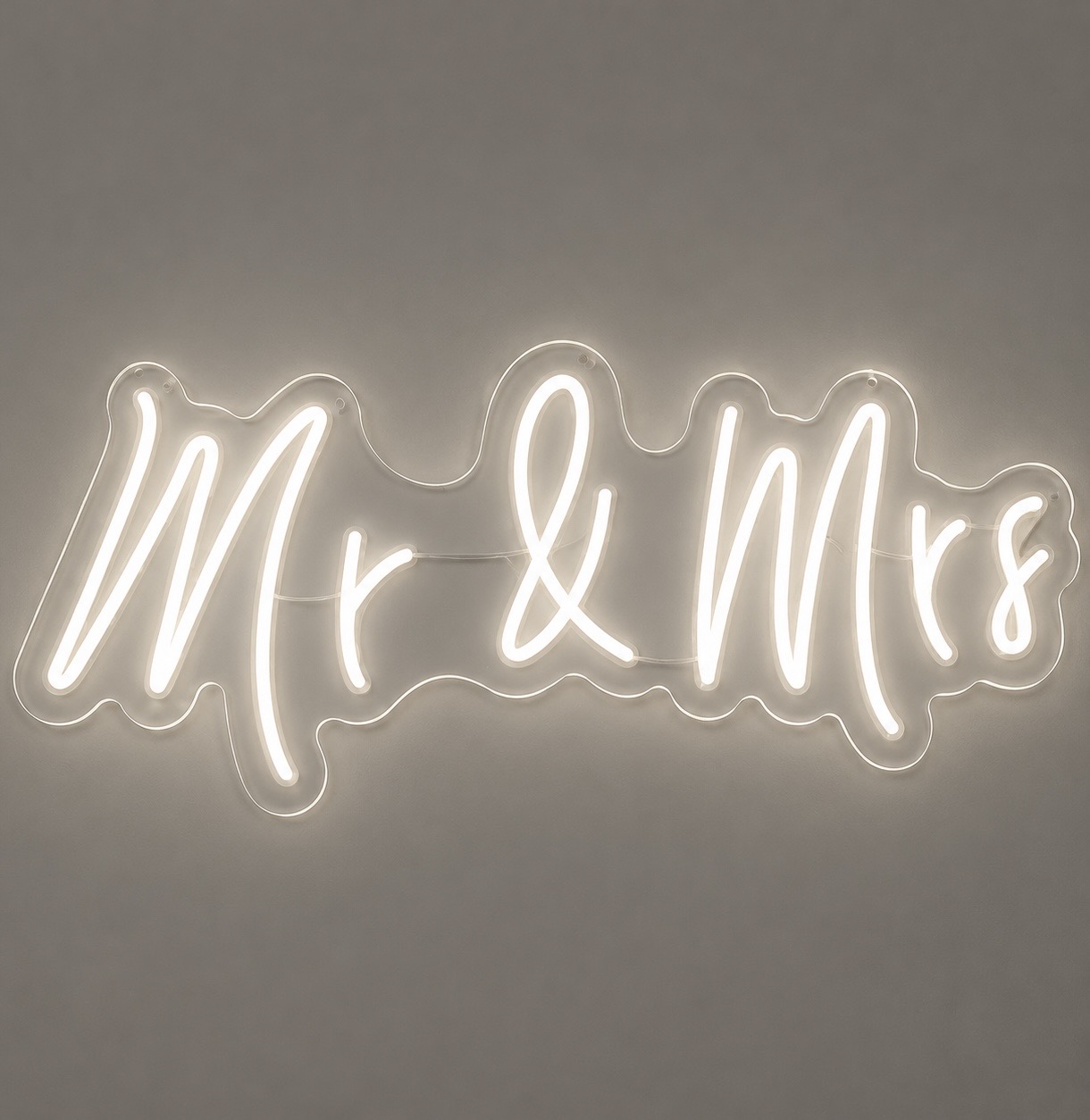 Neon Sign — "Mr & Mrs"